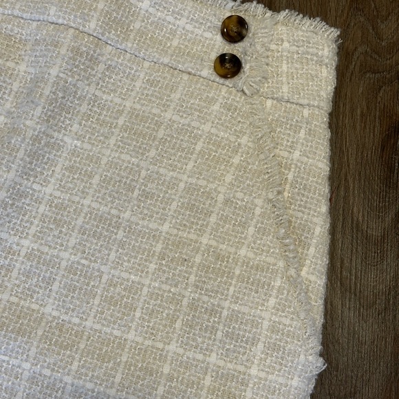 White tweed Ann Taylor skirt 🤍🎀 - Picture 2 of 5